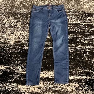 Skinny Jeans Rose Gold Button